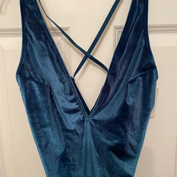 Women’s teal velvet bodysuit - Picture 2 of 6
